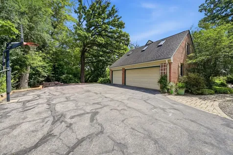 25990 North Oak Hills Road Lake Barrington IL 60010