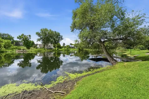 25990 North Oak Hills Road Lake Barrington IL 60010
