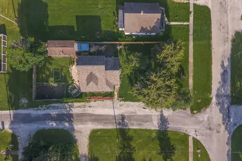 403 West Owsley Street Chenoa IL 61726