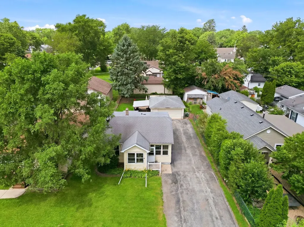 1219 Gates Street Aurora IL 60505