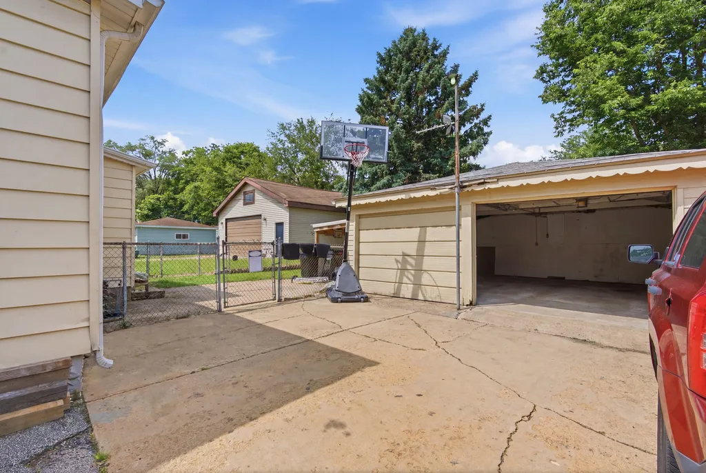 1219 Gates Street Aurora IL 60505
