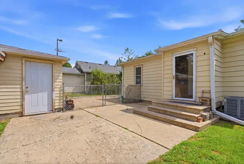 1219 Gates Street Aurora IL 60505