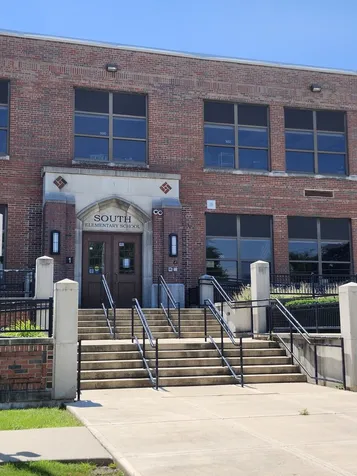 1953 Illinois Street Des Plaines IL 60018