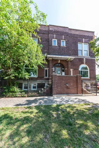 1533 West Leland Avenue Chicago IL 60640