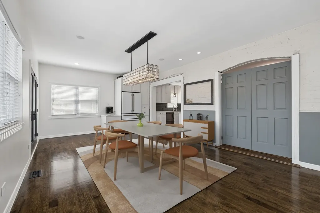 10547 South Troy Street Chicago IL 60655