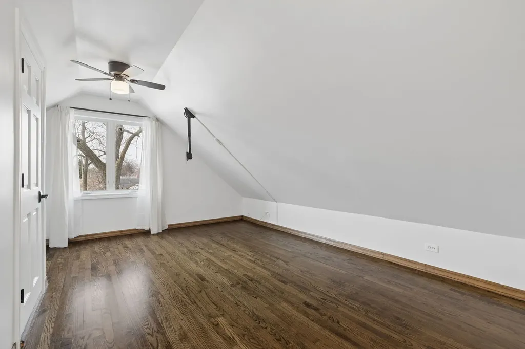 10547 South Troy Street Chicago IL 60655