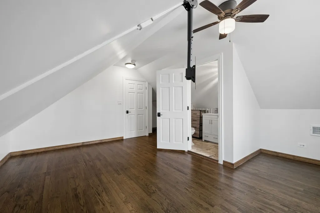 10547 South Troy Street Chicago IL 60655