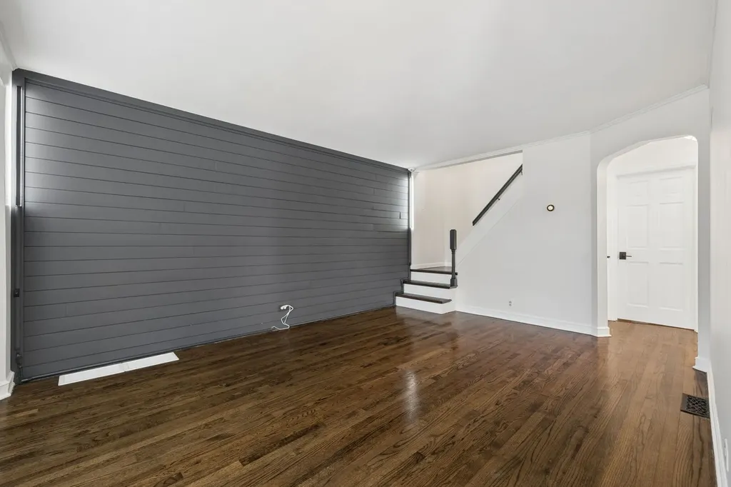 10547 South Troy Street Chicago IL 60655