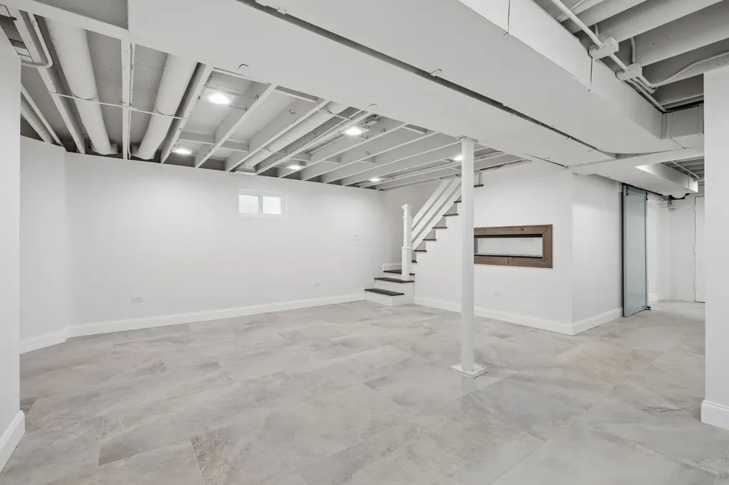 10547 South Troy Street Chicago IL 60655