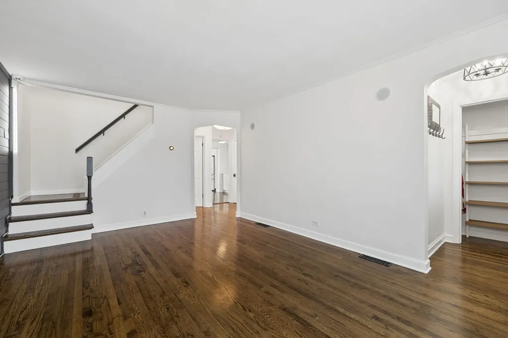 10547 South Troy Street Chicago IL 60655
