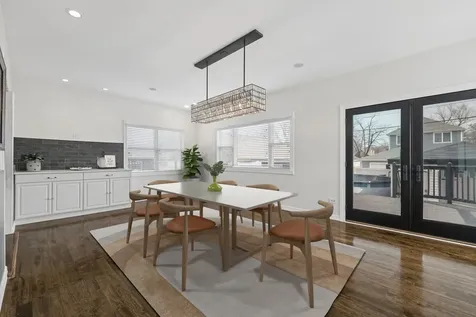 10547 South Troy Street Chicago IL 60655