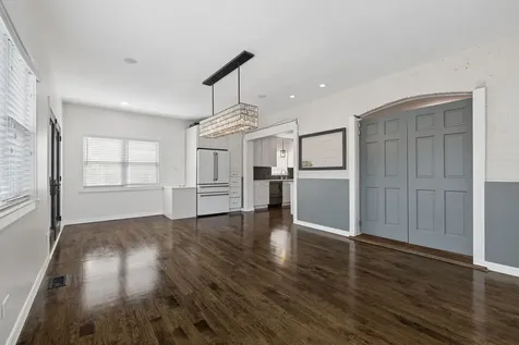 10547 South Troy Street Chicago IL 60655