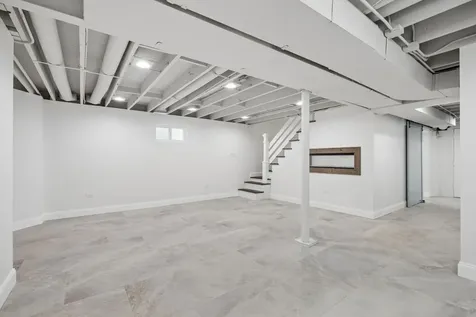 10547 South Troy Street Chicago IL 60655