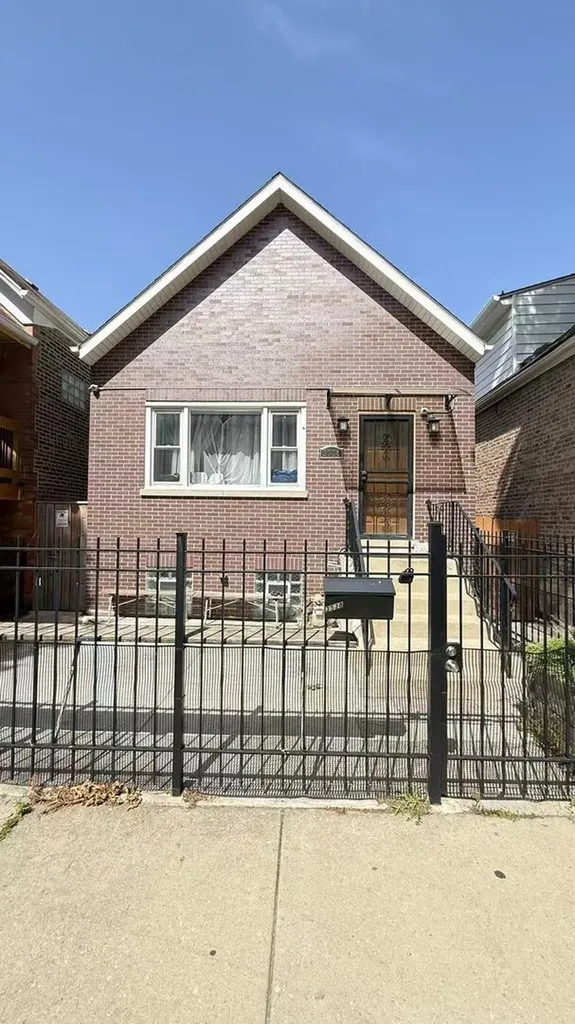 3538 South Honore Street Chicago IL 60609