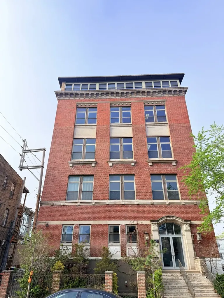 1470 West Carmen Avenue Chicago IL 60640