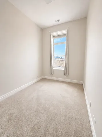 1470 West Carmen Avenue Chicago IL 60640