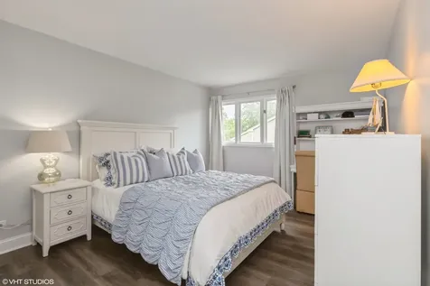 1406 Ruidoso Court Libertyville IL 60048
