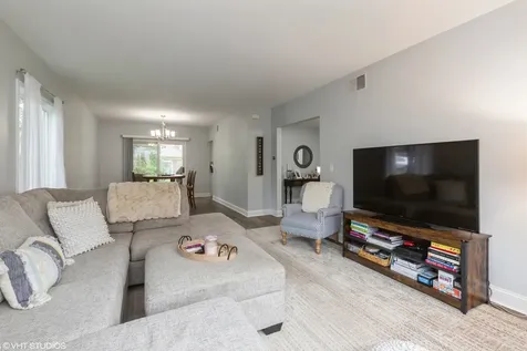 1406 Ruidoso Court Libertyville IL 60048