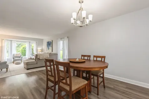 1406 Ruidoso Court Libertyville IL 60048