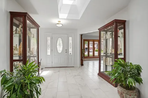 142 Elizabeth Court Wood Dale IL 60191