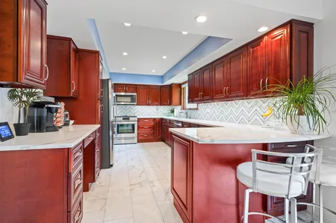142 Elizabeth Court Wood Dale IL 60191