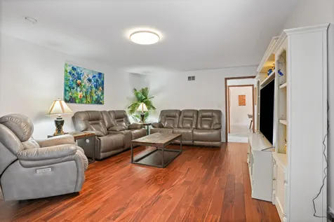 142 Elizabeth Court Wood Dale IL 60191