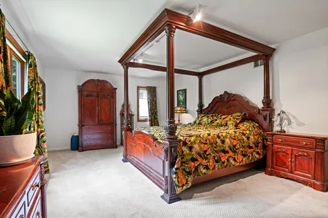 142 Elizabeth Court Wood Dale IL 60191