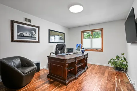 142 Elizabeth Court Wood Dale IL 60191