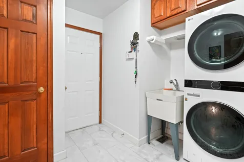142 Elizabeth Court Wood Dale IL 60191