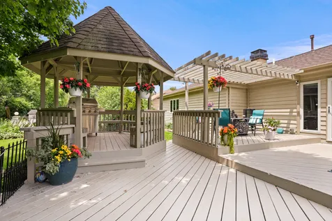 142 Elizabeth Court Wood Dale IL 60191