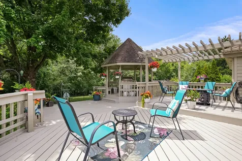 142 Elizabeth Court Wood Dale IL 60191