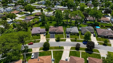 301 Lance Drive Des Plaines IL 60016