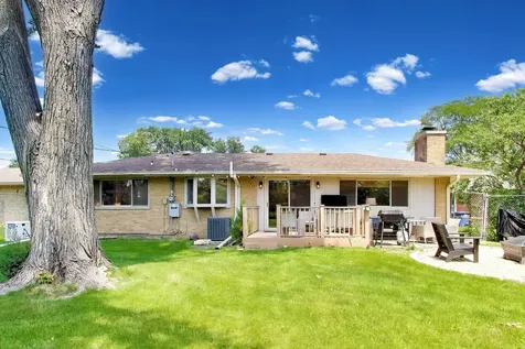 301 Lance Drive Des Plaines IL 60016