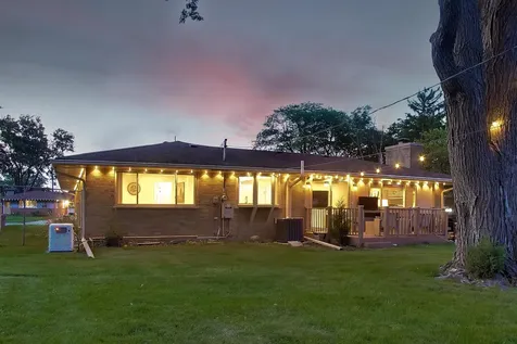 301 Lance Drive Des Plaines IL 60016