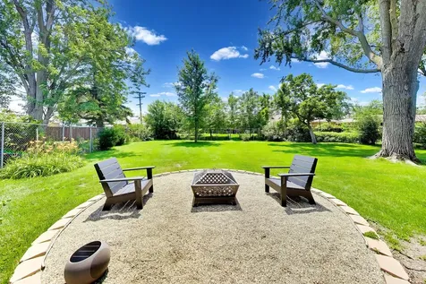 301 Lance Drive Des Plaines IL 60016