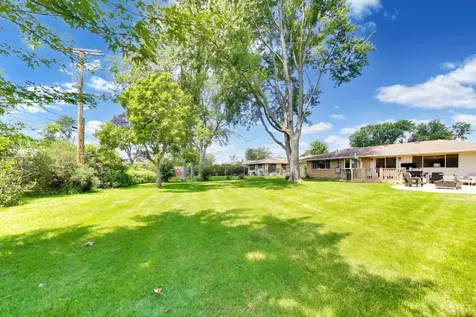 301 Lance Drive Des Plaines IL 60016
