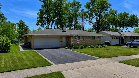 301 Lance Drive Des Plaines IL 60016