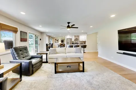 301 Lance Drive Des Plaines IL 60016