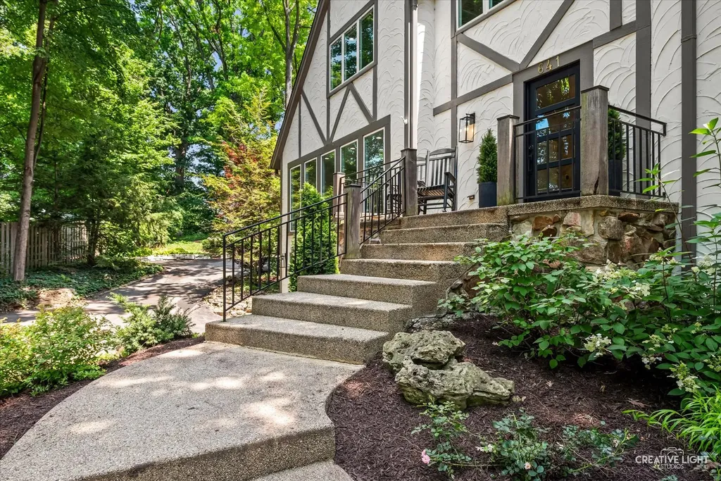 641 Lake Road Glen Ellyn IL 60137