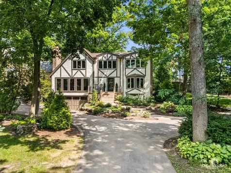 641 Lake Road Glen Ellyn IL 60137