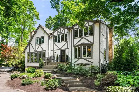 641 Lake Road Glen Ellyn IL 60137