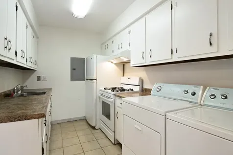 1436 Quaker Lane Prospect Heights IL 60070