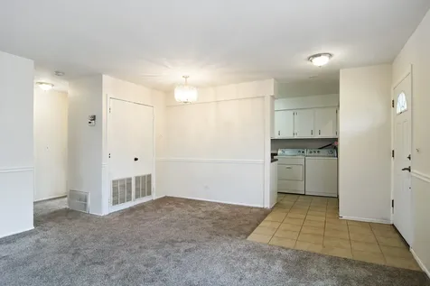 1436 Quaker Lane Prospect Heights IL 60070