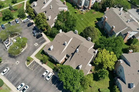 1749 Eastwood Court Schaumburg IL 60195