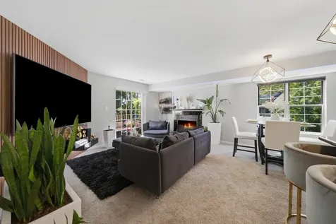 1749 Eastwood Court Schaumburg IL 60195