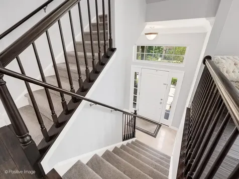 332 Castle Circle Carol Stream IL 60188