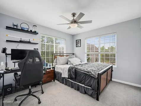 332 Castle Circle Carol Stream IL 60188
