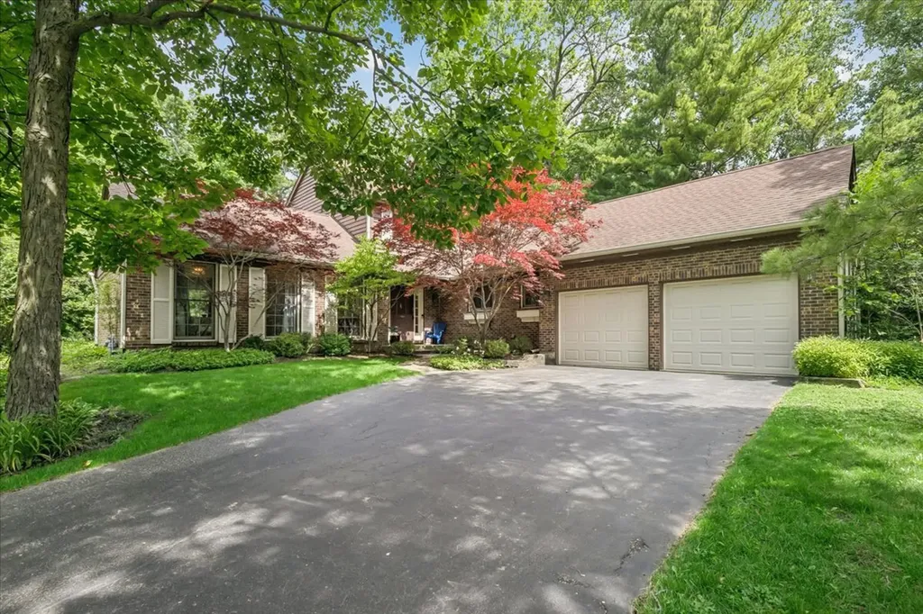 213 Ascot Court Lake Bluff IL 60044