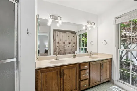 213 Ascot Court Lake Bluff IL 60044