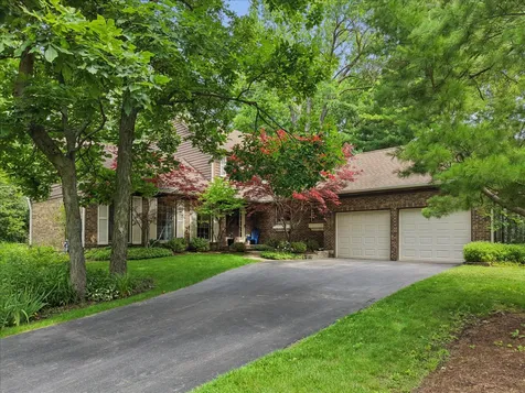 213 Ascot Court Lake Bluff IL 60044